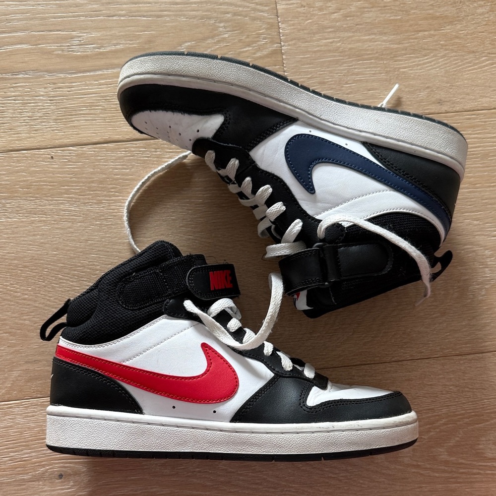 Nike Court Borough Mid 2 youth sneakers